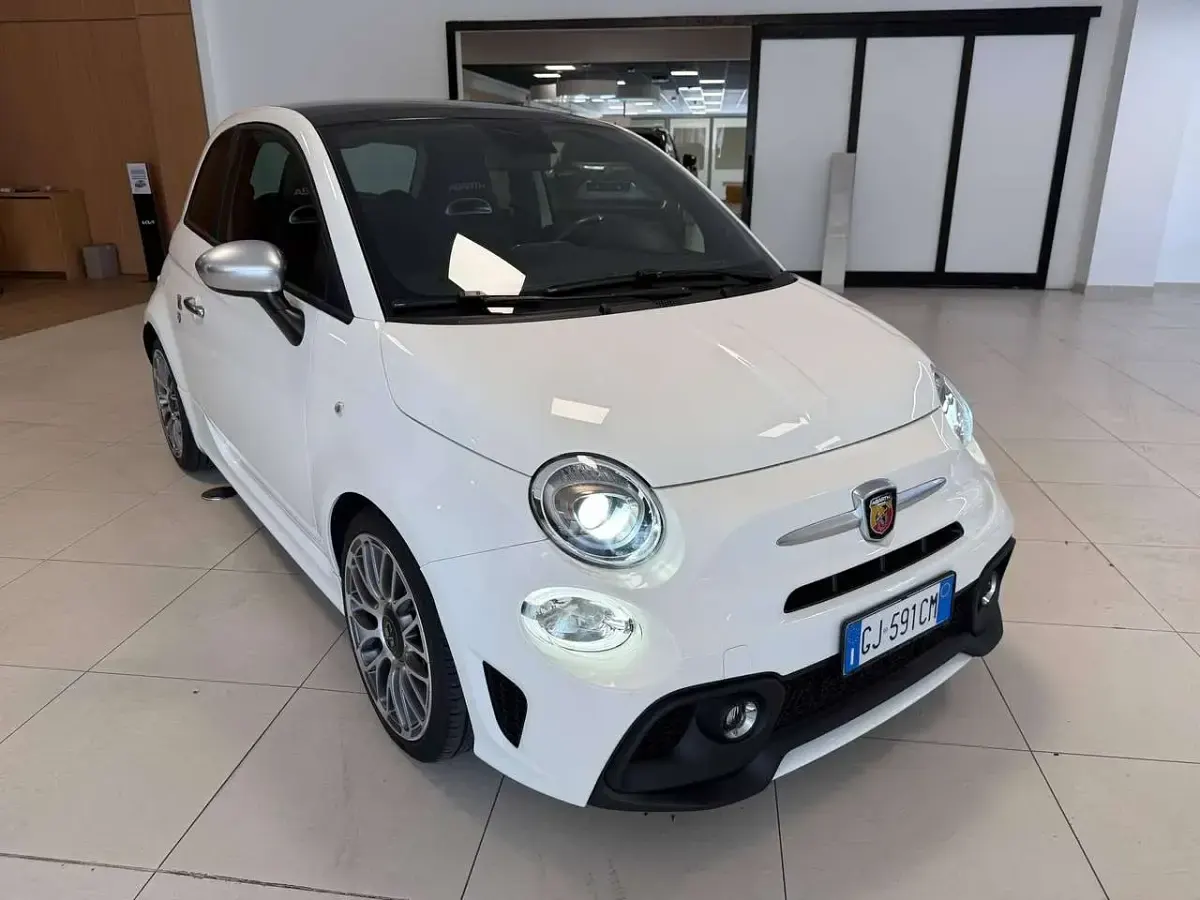 Usata Abarth 595 Turismo 165 CV (121 kW) 2022 Bianco gara Utilitaria