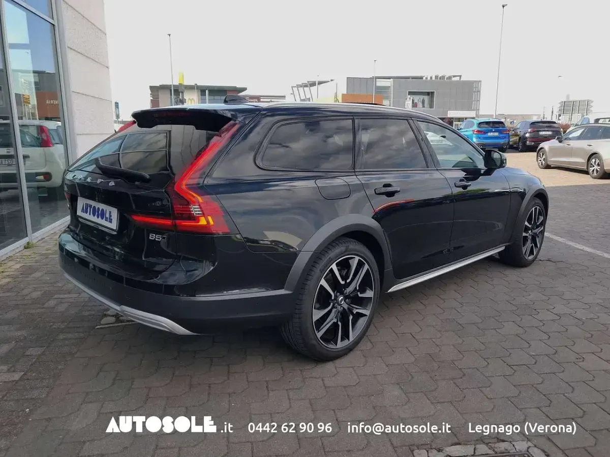 Usata Volvo V90 CC Business Edition 235 CV (172 kW) 2022 Nero Station wagon