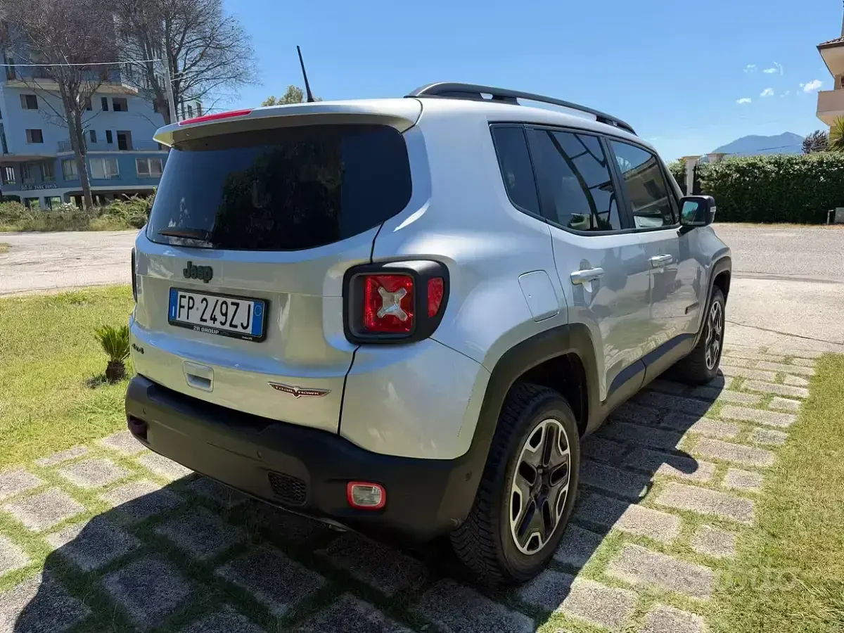 Usata Jeep Renegade Trailhawk 170 CV (125 kW) 2018 Grigio SUV