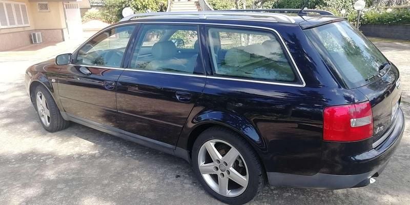 Usata Audi A6 179 CV (131 kW) 2002 Blu/azzurro Station wagon