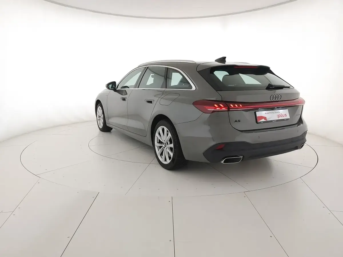 Usata Audi A5 Advanced 299 CV (219 kW) 2025 Grigio chronos metallizzato Station wagon