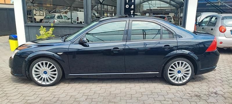 Usata Ford Mondeo ST 226 CV (166 kW) 2002 Nero Berlina