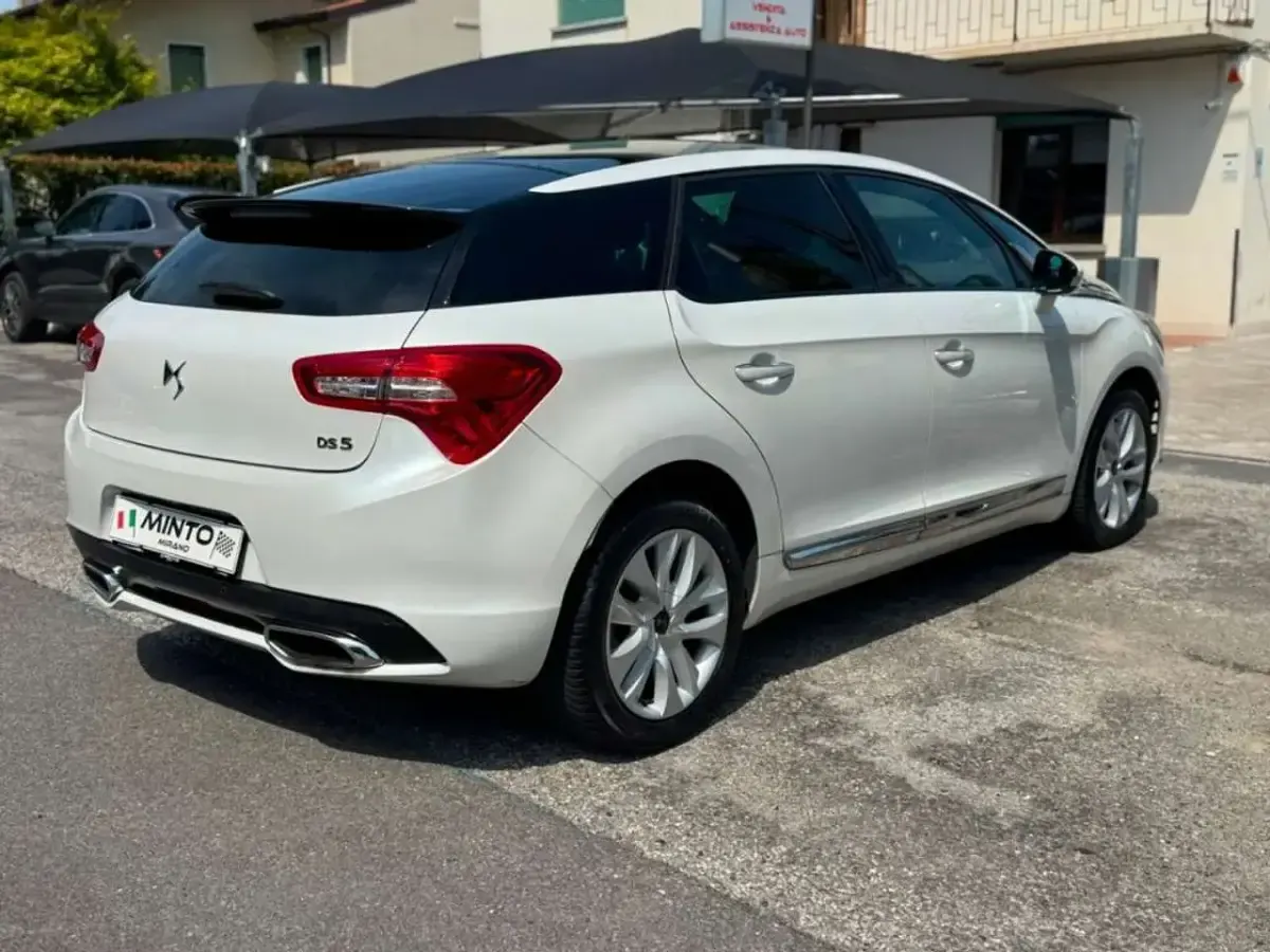 Usata DS Automobiles DS5 Sport Chic 165 CV (121 kW) 2015 Bianco Utilitaria