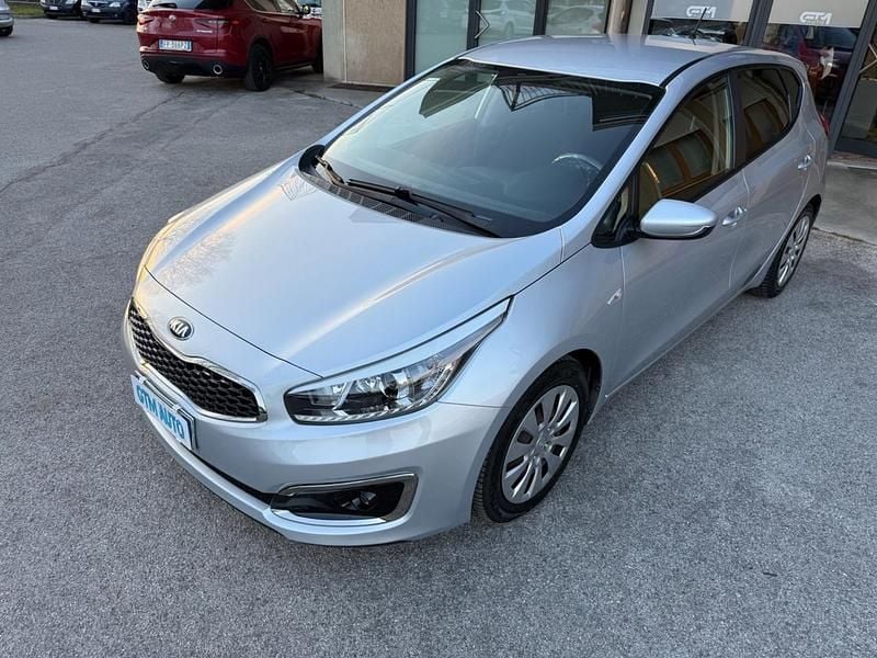 Usata Kia Ceed Active 110 CV (80 kW) 2017 Grigio Utilitaria
