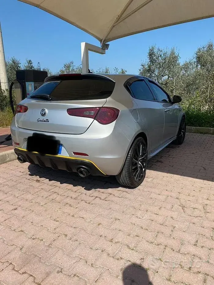 Usata Alfa Romeo Giulietta 120 CV (88 kW) 2015 Grigio Utilitaria