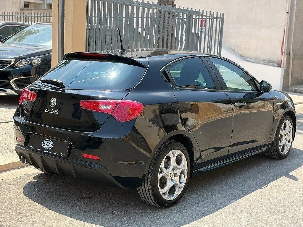Usata Alfa Romeo Giulietta Sprint 105 CV (77 kW) 2015 Nero Utilitaria