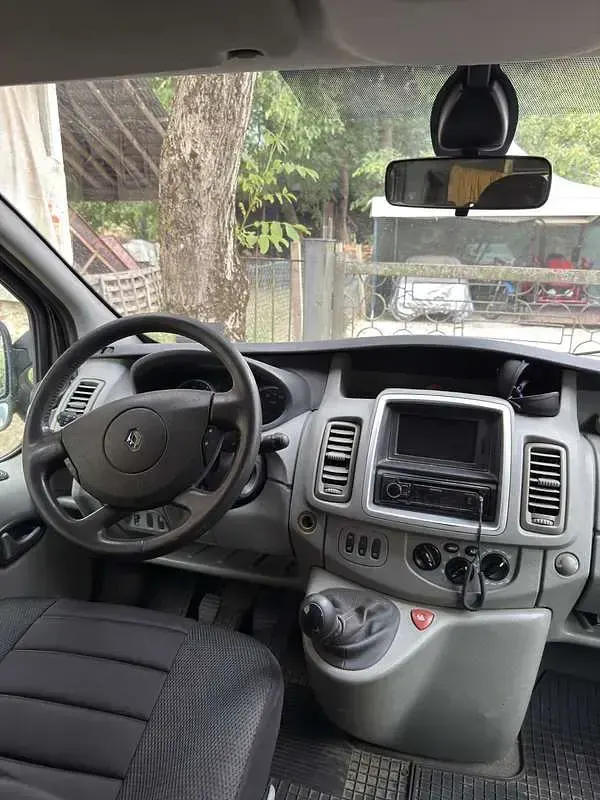 Usata Renault Trafic Black Edition 116 CV (85 kW) 2011 Monovolume