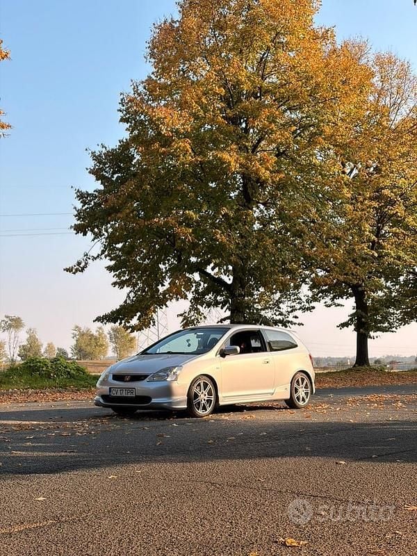 Usata Honda Civic Type R 200 CV (147 kW) 2002 Grigio Berlina