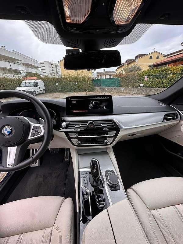 Usata BMW 520 M Sport 190 CV (139 kW) 2024 Blu/azzurro Station wagon