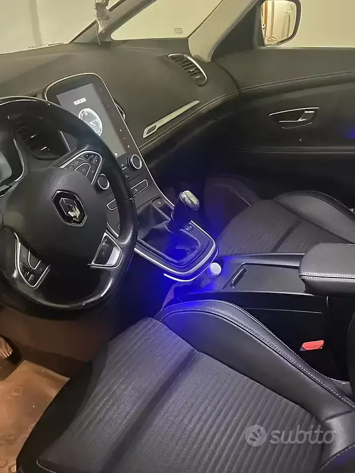 Usata Renault Scénic III Intens 110 CV (80 kW) 2017 Bluazzurro Monovolume