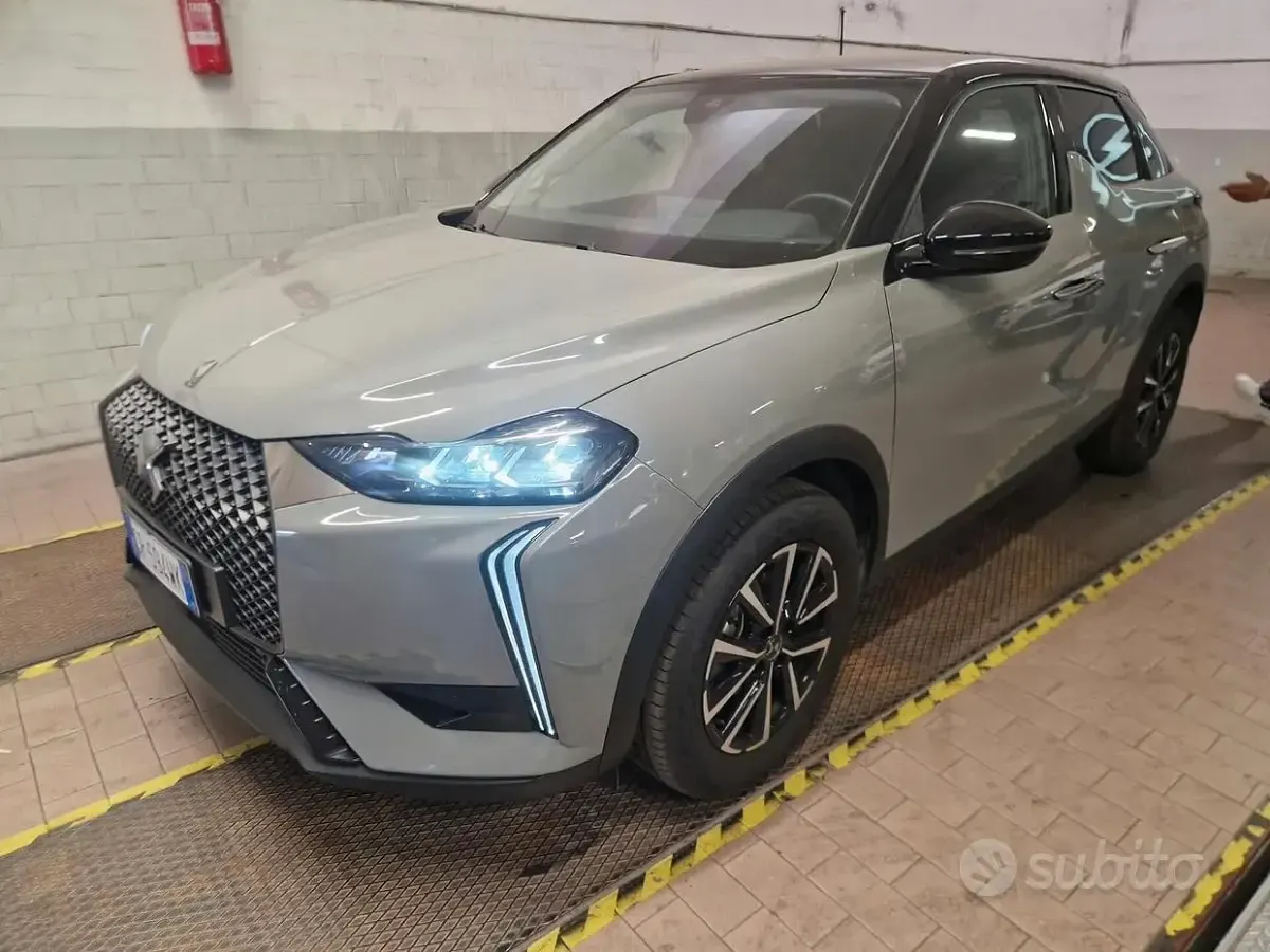 Usata DS Automobiles DS3 Bastille 101 CV (74 kW) 2023 Grigio SUV