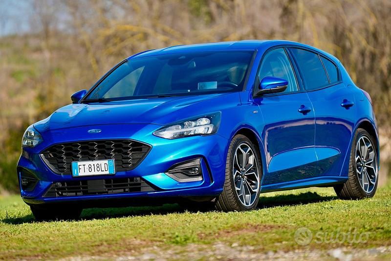 Blu Usata 2018 Ford Focus ST-Line Berlina | 14.300 € (Buon prezzo) - Immagine 1/4