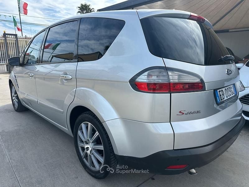 Gebraucht Ford S-MAX S 140 PS (102 kW) 2010 Silber Van / Kleinbus