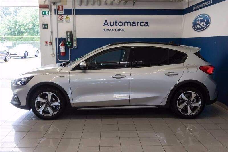 Usata Ford Focus Active 125 CV (91 kW) 2022 Argento metallizzato SUV