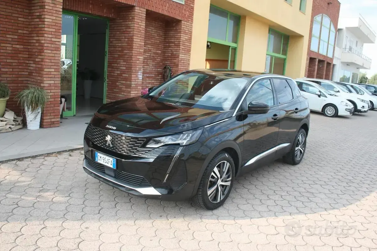 Usata Peugeot 3008 Allure 131 CV (96 kW) 2022 Nero SUV