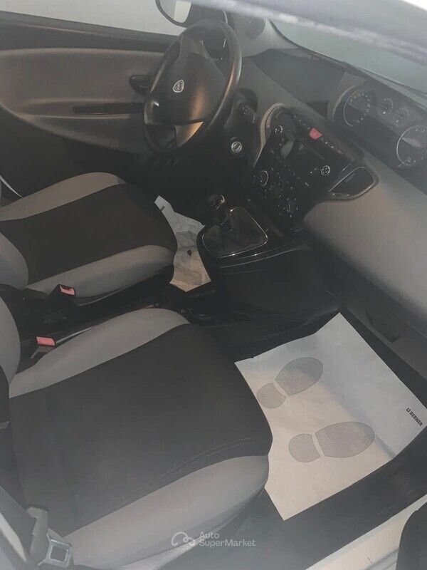 Usata Lancia Ypsilon 84 CV (61 kW) 2013 Bianco Utilitaria