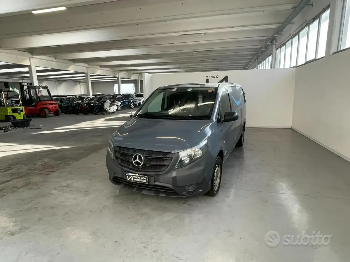Usata Mercedes e-Vito 69 kW (95 CV) 2020 Bluazzurro Furgone