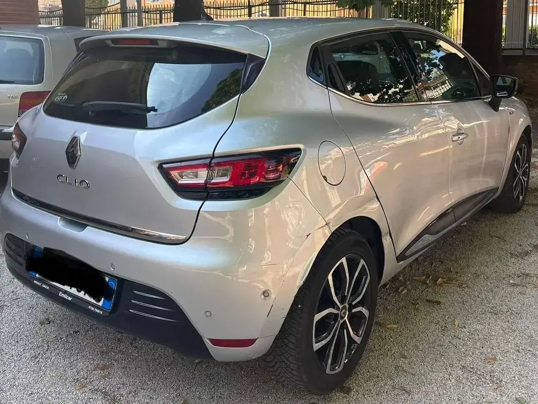 Usata Renault Clio IV Intens 90 CV (66 kW) 2019 Argento Berlina