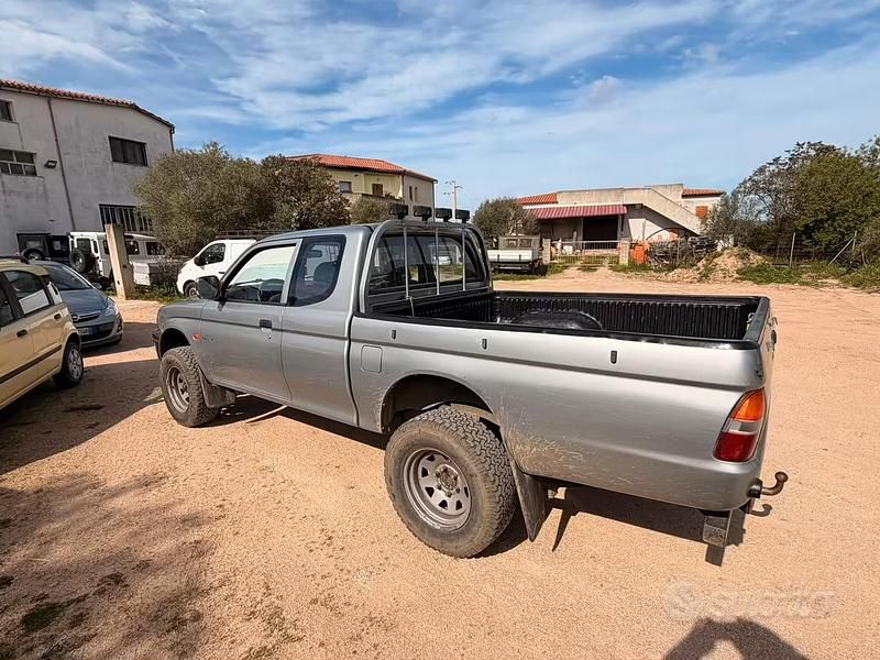 Usata Mitsubishi L200 1999 Grigio Pick-up
