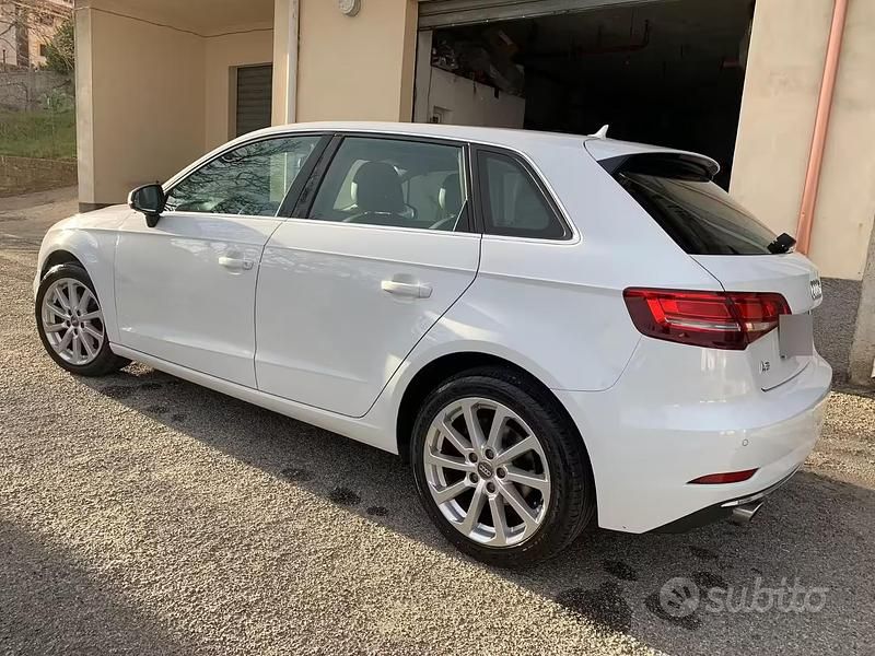 Usata Audi A3 Design 116 CV (85 kW) 2017 Bianco Berlina