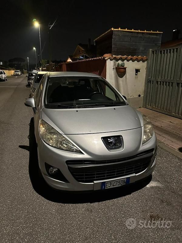 Usata Peugeot 207 68 CV (50 kW) 2011 Grigio Berlina