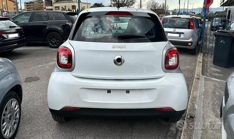 Usata Smart ForFour Passion 71 CV (52 kW) 2016 Bianco Utilitaria
