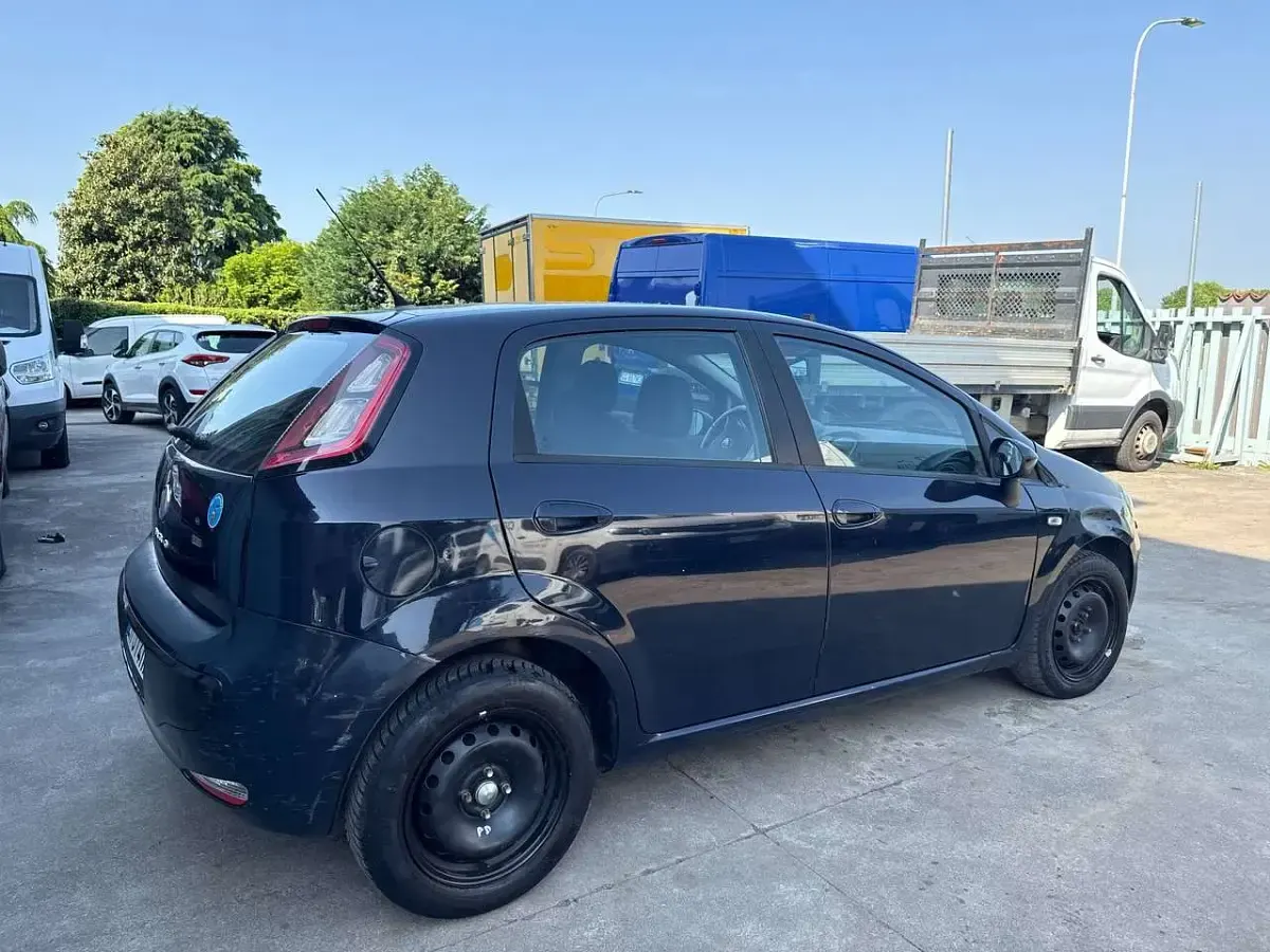 Usata Fiat Punto Evo Dynamic 75 CV (55 kW) 2011 Nero Utilitaria