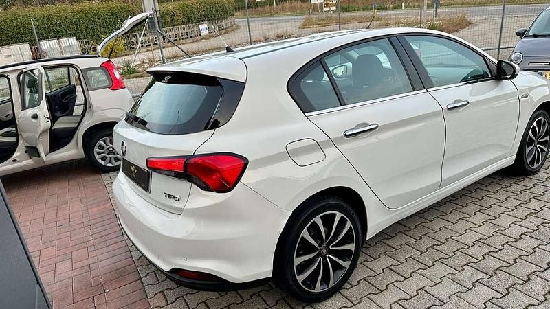 Usata Fiat Tipo Lounge 95 CV (69 kW) 2017 Bianco Berlina