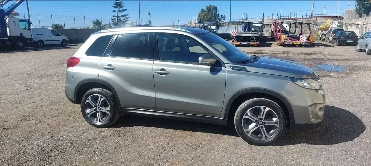 Usata Suzuki Vitara Cool 120 CV (88 kW) 2015 Grigio SUV