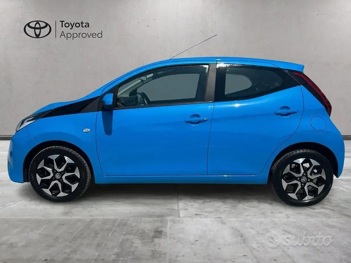 Usata Toyota Aygo Cool 72 CV (52 kW) 2018 Bluazzurro Utilitaria