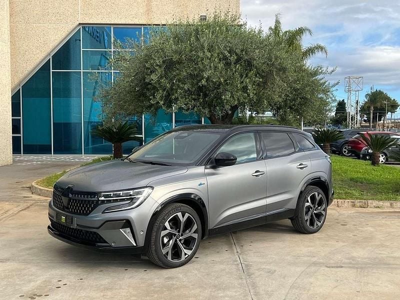 Grigio Nuova 2025 Renault Austral SUV | 38.000 € (Buon prezzo) - Immagine 1/4