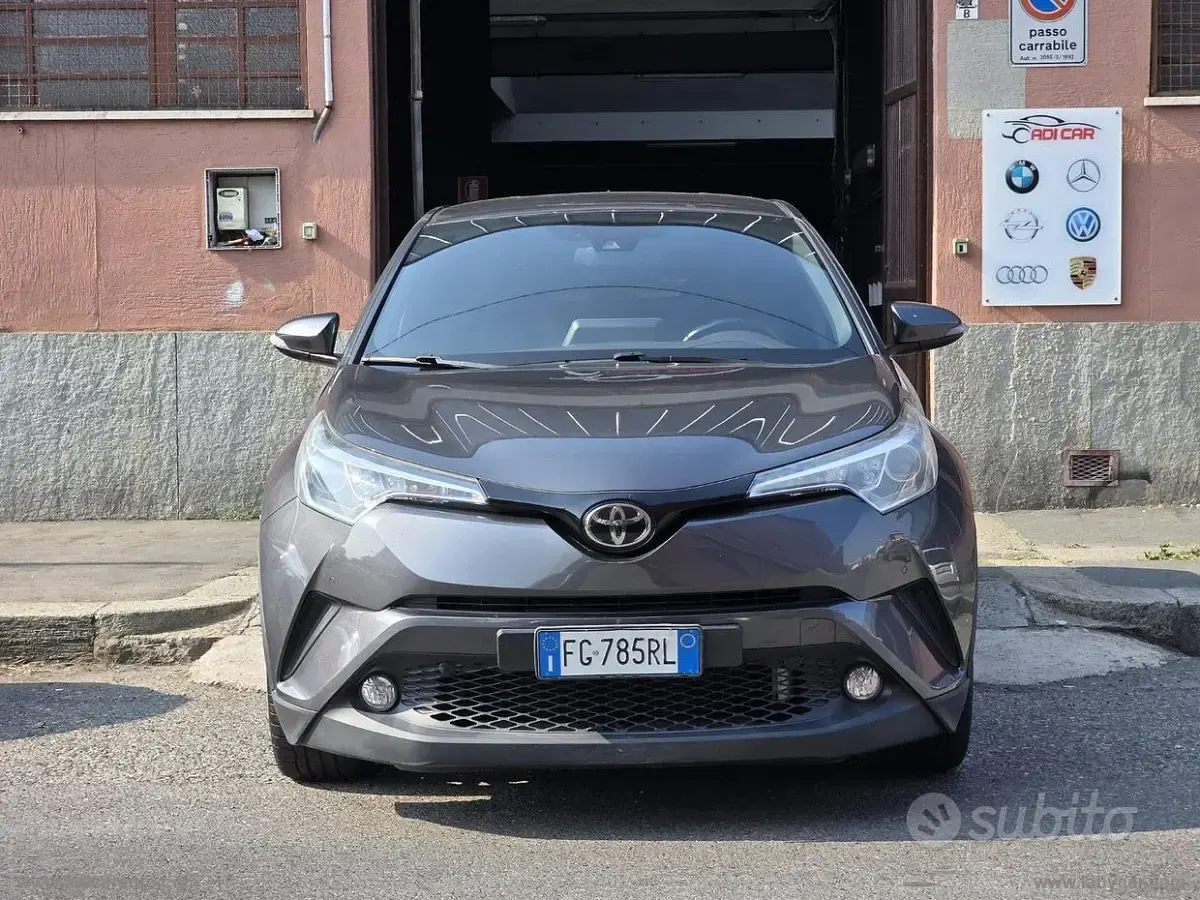 Usata Toyota C-HR Lounge 116 CV (85 kW) 2017 Grigio SUV
