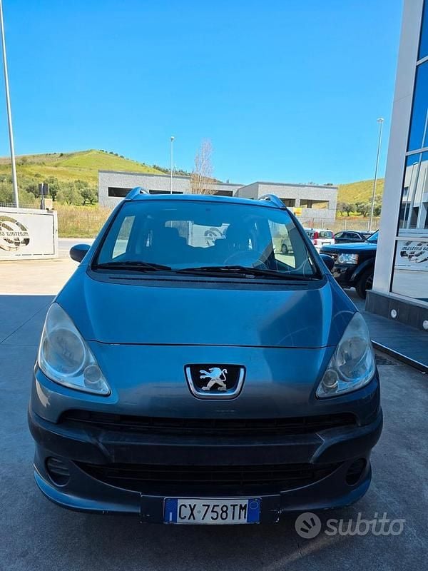 Usata Peugeot 1007 70 CV (51 kW) 2005 Grigio Monovolume