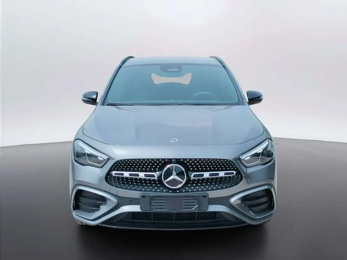 Nuova Mercedes GLA200 150 CV (110 kW) 2026 Grigio montagna SUV