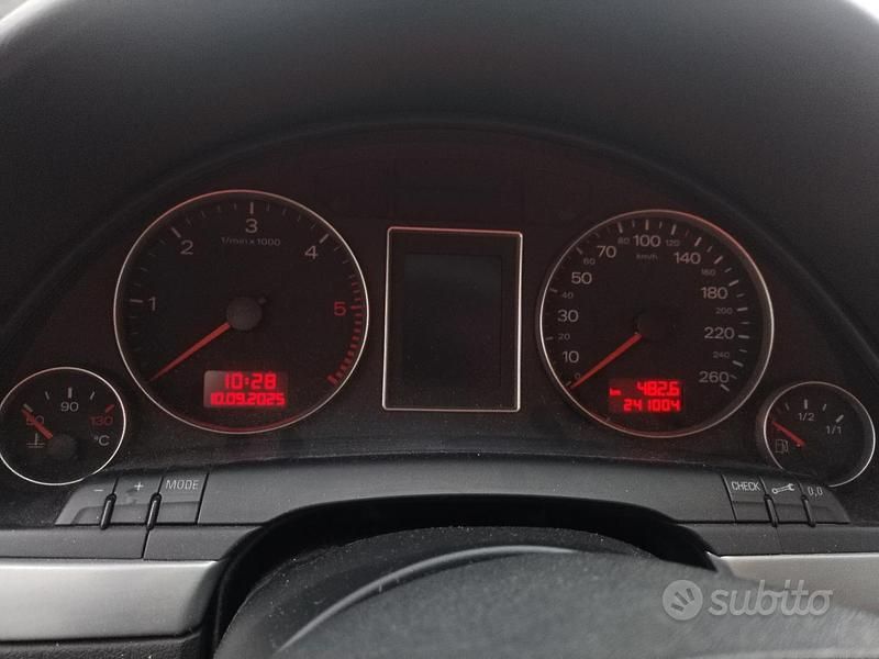 Usata 2005 Audi A4 Berlina | 2600 € (Ottimo prezzo) - Immagine 1/4