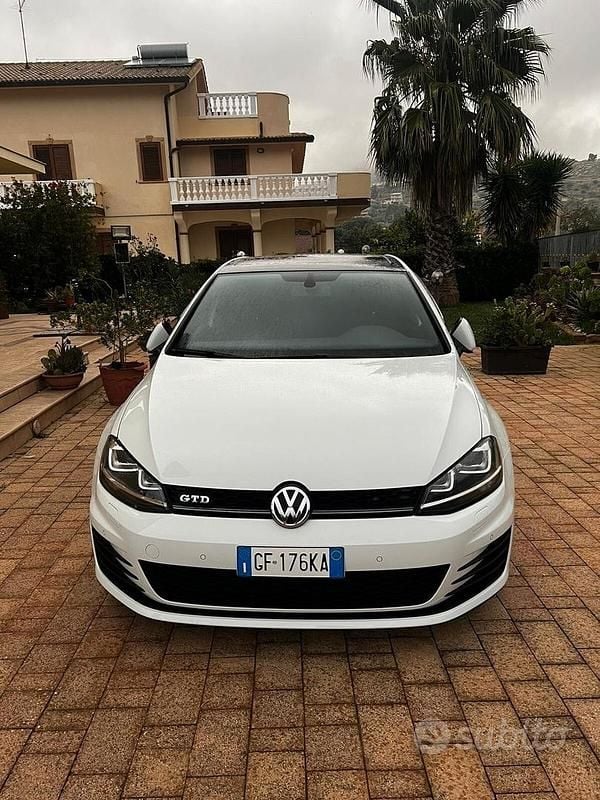 Bianco Usata 2015 VW Golf VII GTD Tre volumi | 16.890 € (Cara) - Immagine 1/4