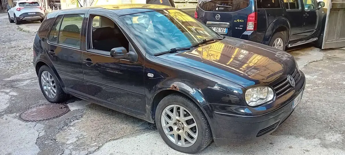 Usata VW Golf IV Highline 131 CV (96 kW) 2002 Nero Berlina