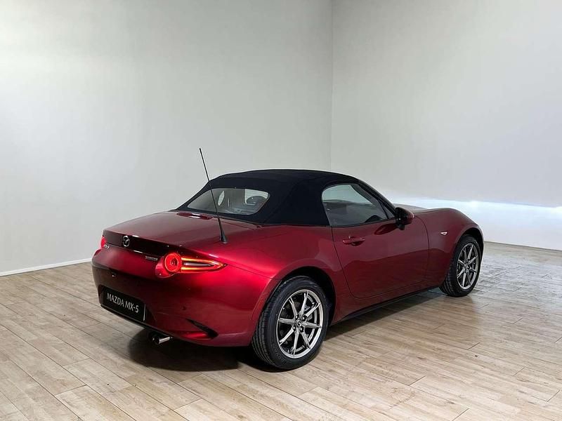 Nuova Mazda MX5 Exclusive-Line 132 CV (97 kW) 2025 Soul red crystal m Cabrio
