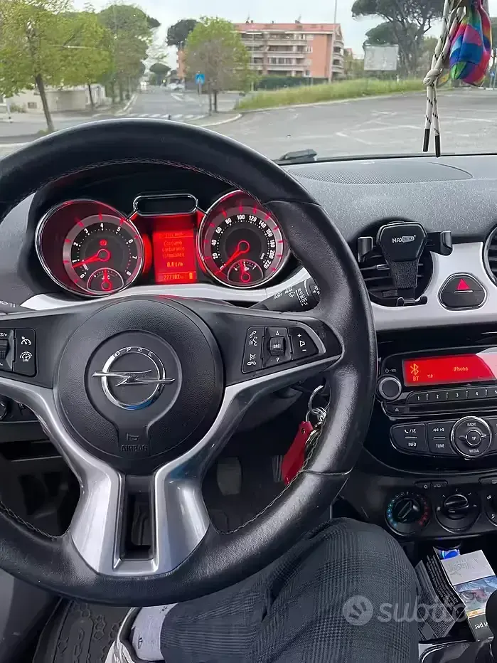 Usata Opel Adam 87 CV (63 kW) 2017 Utilitaria