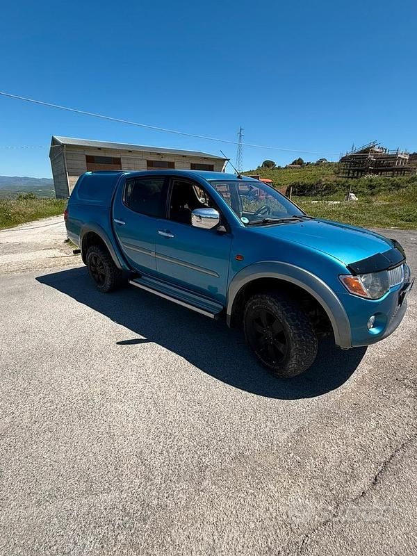 Usata Mitsubishi L 136 CV (100 kW) 2008 Blu SUV