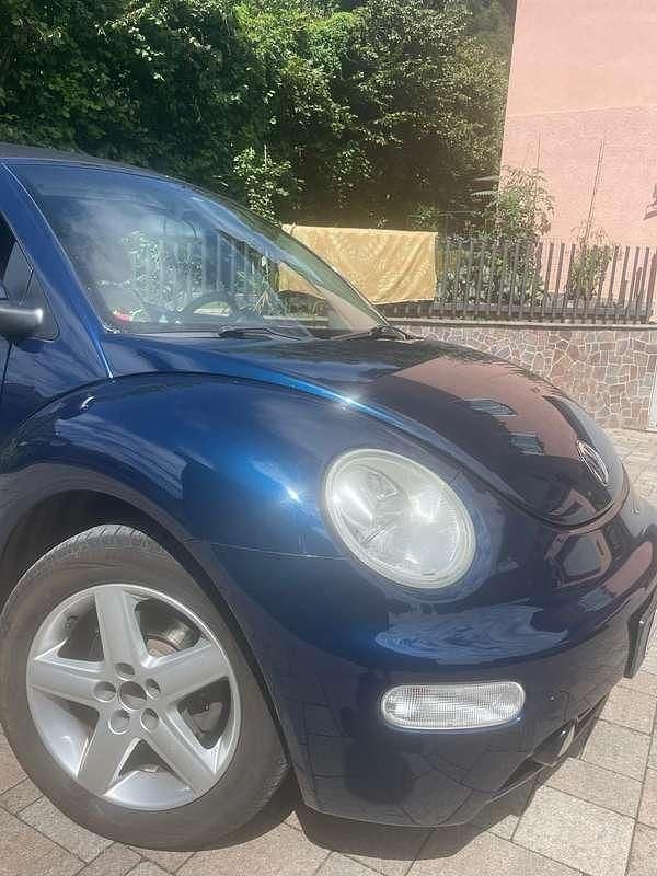 Usata VW New Beetle 101 CV (74 kW) 2005 Blu/azzurro Utilitaria