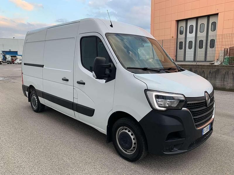Usata Renault Master 150 CV (110 kW) 2022 Bianco pastello Monovolume