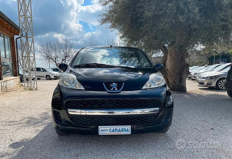 Usata Peugeot 107 68 CV (50 kW) 2010 Nero Utilitaria