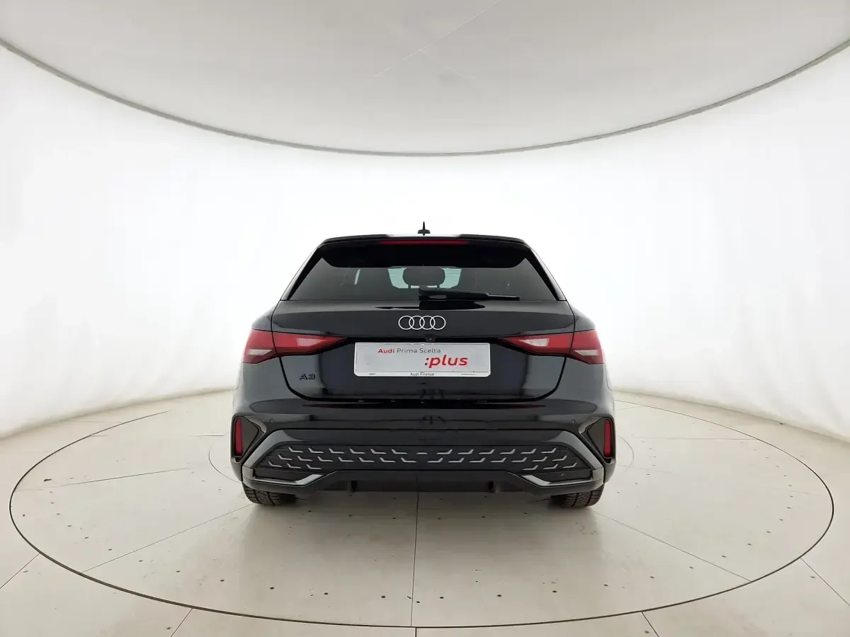 Usata Audi A3 S-Line 150 CV (110 kW) 2025 Nero mito metallizzato Berlina