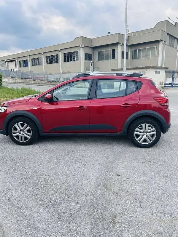 Usata Dacia Sandero Comfort 101 CV (74 kW) 2021 Rosso Berlina