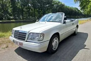Usata Mercedes E200 136 CV (100 kW) 1994 Bianco Cabrio