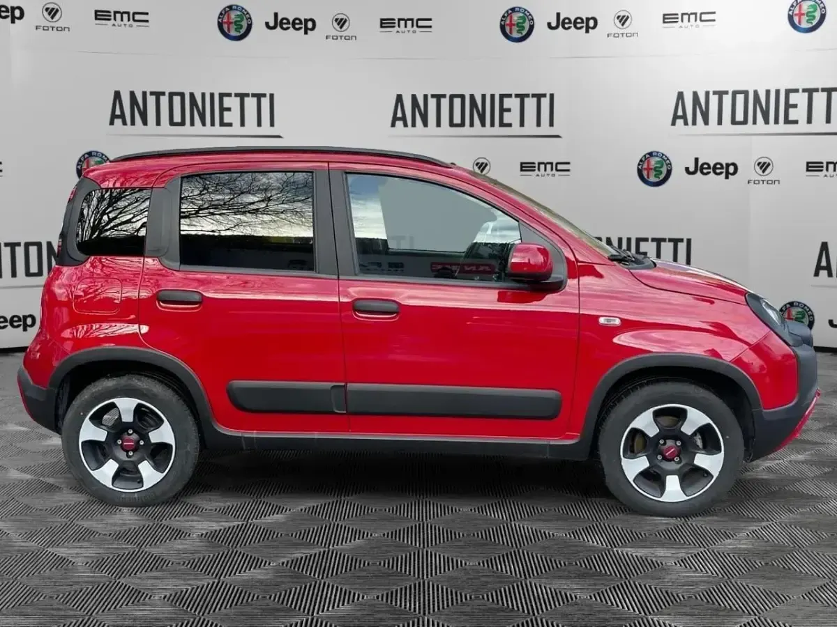 Usata Fiat Panda Cross Cross 70 CV (51 kW) 2024 Rosso Utilitaria