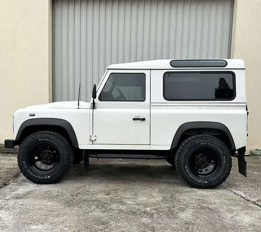 Usata Land Rover Defender 122 CV (89 kW) 2009 Station wagon