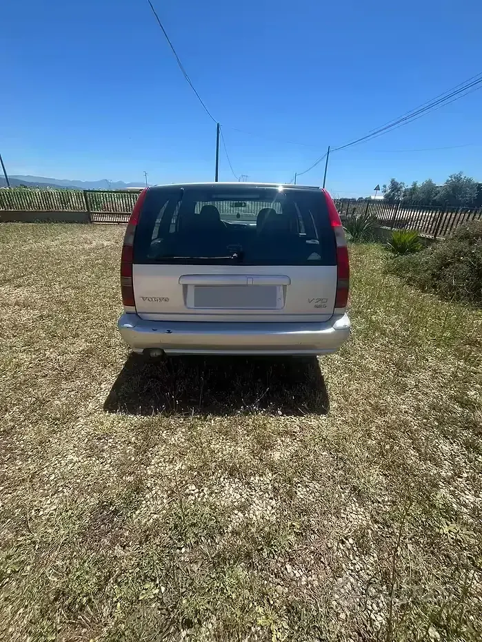 Usata Volvo V70 140 CV (102 kW) 2000 Grigio Station wagon