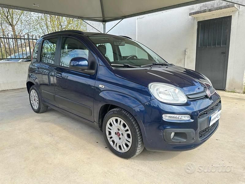 Usata Fiat Panda Lounge 75 CV (55 kW) 2014 Blu Berlina
